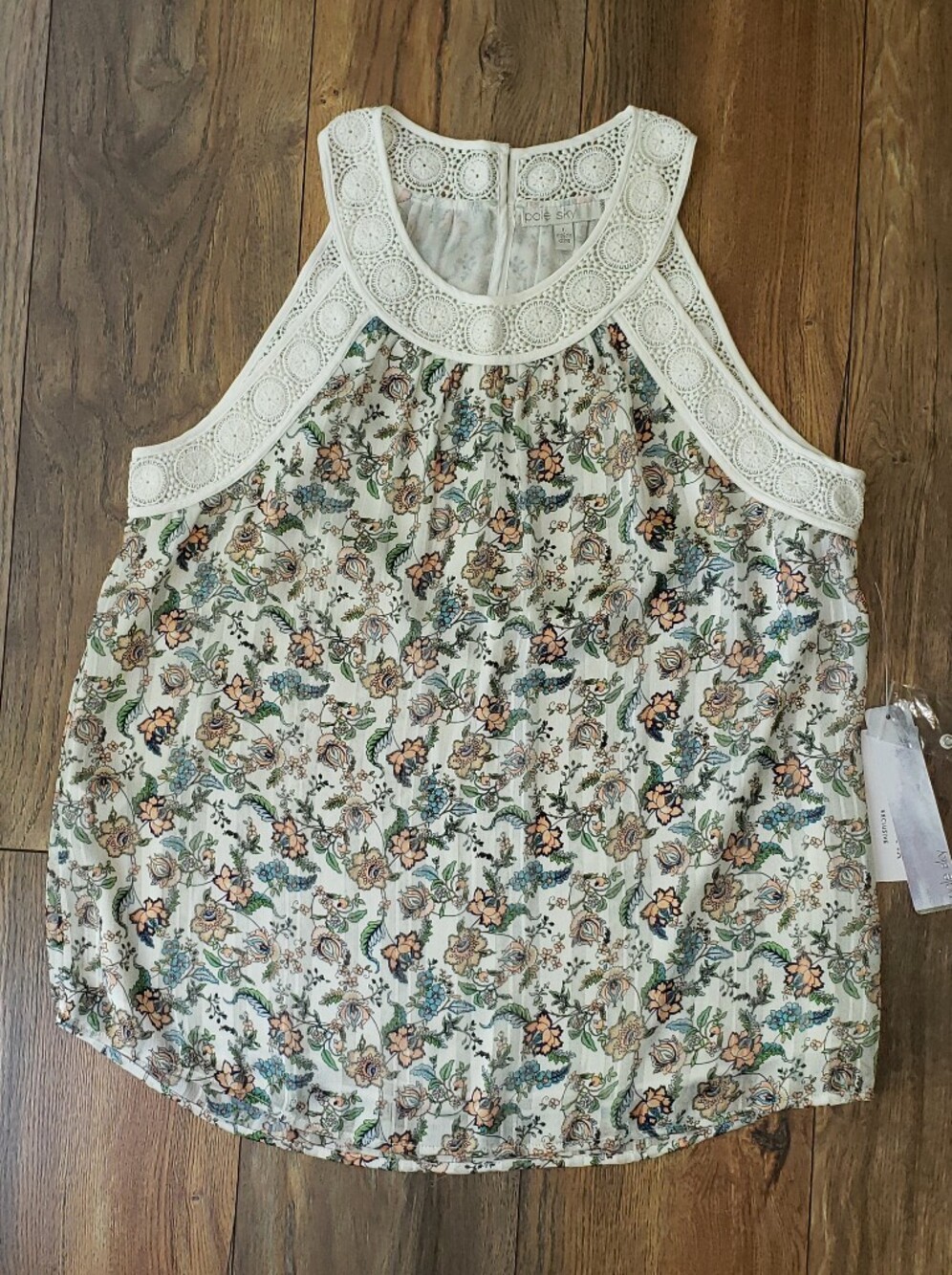 Women's White Floral Crochet Yoke Tank Top - Sleeveless Summer Layer